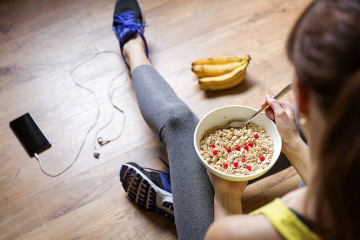 Wat kan en mag ik eten voor, tijdens en na het sporten?